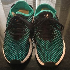 Adidas men’s Deerupt Runners. Black/aqua. Sz 7.5.